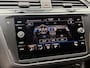 Volkswagen Tiguan 1.4 TSI eHybrid R-Line Business+ Trekhaak uitklapbaar | LED IQ. Light | Getint glas | Achteruitrijcamera | Parkeersensoren voor en achter | Navigatiesysteem | Apple CarPlay/Android Auto | Cruise control adaptief