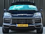 Porsche Cayenne 3.0 E-Hybrid | Panoramadak | NL-Auto | Dealeronderhouden | Achterasbesturing | 18-Wegs Memory Seats | HUD | BOSE | Camera | Soft-Close | Luchtvering | Passagiersdisplay | Ambiance Interieur | Stuurverwarming |