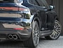 Porsche Cayenne 3.0 E-Hybrid | Panoramadak | NL-Auto | Dealeronderhouden | Achterasbesturing | 18-Wegs Memory Seats | HUD | BOSE | Camera | Soft-Close | Luchtvering | Passagiersdisplay | Ambiance Interieur | Stuurverwarming |