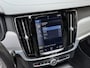 Volvo V90 2.0 D3 R-design Automaat | Bowers & Wilkins | Panoramadak | Lederen bekleding | LED verlichting | Elektrisch- verstelbare stoelen, achterklep & trekhaak | Stoelverwarming | Apple CarPlay/Android Auto | LET OP: olieverbruik 1l/1600 km