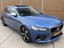Volvo V90 2.0 D3 R-design Automaat | Bowers & Wilkins | Panoramadak | Lederen bekleding | LED verlichting | Elektrisch- verstelbare stoelen, achterklep & trekhaak | Stoelverwarming | Apple CarPlay/Android Auto | LET OP: olieverbruik 1l/1600 km