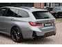 BMW 3-Serie Touring 330e xDrive M-Sport Pro Frozen-Grey Pano Trekh El-zetel HUD Merino-leder 19inch Adp-onderstel