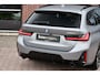 BMW 3-Serie Touring 330e xDrive M-Sport Pro Frozen-Grey Pano Trekh El-zetel HUD Merino-leder 19inch Adp-onderstel