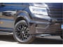 Volkswagen Crafter 35 2.0 TDI L3H3(L2H2) BLACK EDITION! AUT. LED, TREKHAAK, BETIMMERING, STOELVERWARMING, GEVEERDE ERGO COMFORT STOEL, CAMERA, NAVI, CRUISE, AIRCO, CARPLAY, PARKEERSENSOREN, MF STUURWIEL