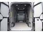 Volkswagen Crafter 35 2.0 TDI L3H3(L2H2) BLACK EDITION! AUT. LED, TREKHAAK, BETIMMERING, STOELVERWARMING, GEVEERDE ERGO COMFORT STOEL, CAMERA, NAVI, CRUISE, AIRCO, CARPLAY, PARKEERSENSOREN, MF STUURWIEL