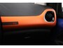 Citroën C1 1.0 VTi Urban Ride Zwarte Velgen Carplay Achteruitrijcamera Navigatie Donkere Ramen Striping All season banden!