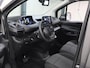 Peugeot e-Partner 136PK L1 50 kWh | NIEUW!! | 3 Zits | AUTOMAAT | AppleCarPlay/AndroidAuto | Keyless | Camera | Climate Control | Cruise Control | 2x Schuifdeur | LMV | Navigatie | Laadvloer | Parkeersensoren |