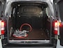 Peugeot e-Partner 136PK L1 50 kWh | NIEUW!! | 3 Zits | AUTOMAAT | AppleCarPlay/AndroidAuto | Keyless | Camera | Climate Control | Cruise Control | 2x Schuifdeur | LMV | Navigatie | Laadvloer | Parkeersensoren |