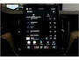 Volvo XC60 2.0 T8 AWD 335kW/456pk Aut8 Recharge Ultra Bright Executive LUCHTVERING + BOWERS&WILKINS + EL.TREKHAAK + PANORAMADAK + BLIS + HEAD-UP + PILOT ASSIST + STOELVERWARMING/-VENTILATIE/-MASSAGE + ADAPT.CRUISE + 360 CAMERA + STUURVERWARMING + 21" LM-VELGEN!