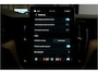 Volvo XC60 2.0 T8 AWD 335kW/456pk Aut8 Recharge Ultra Bright Executive LUCHTVERING + BOWERS&WILKINS + EL.TREKHAAK + PANORAMADAK + BLIS + HEAD-UP + PILOT ASSIST + STOELVERWARMING/-VENTILATIE/-MASSAGE + ADAPT.CRUISE + 360 CAMERA + STUURVERWARMING + 21" LM-VELGEN!