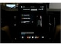 Volvo XC60 2.0 T8 AWD 335kW/456pk Aut8 Recharge Ultra Bright Executive LUCHTVERING + BOWERS&WILKINS + EL.TREKHAAK + PANORAMADAK + BLIS + HEAD-UP + PILOT ASSIST + STOELVERWARMING/-VENTILATIE/-MASSAGE + ADAPT.CRUISE + 360 CAMERA + STUURVERWARMING + 21" LM-VELGEN!
