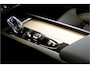 Volvo XC60 2.0 T8 AWD 335kW/456pk Aut8 Recharge Ultra Bright Executive LUCHTVERING + BOWERS&WILKINS + EL.TREKHAAK + PANORAMADAK + BLIS + HEAD-UP + PILOT ASSIST + STOELVERWARMING/-VENTILATIE/-MASSAGE + ADAPT.CRUISE + 360 CAMERA + STUURVERWARMING + 21" LM-VELGEN!