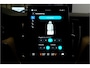 Volvo XC60 2.0 T8 AWD 335kW/456pk Aut8 Recharge Ultra Bright Executive LUCHTVERING + BOWERS&WILKINS + EL.TREKHAAK + PANORAMADAK + BLIS + HEAD-UP + PILOT ASSIST + STOELVERWARMING/-VENTILATIE/-MASSAGE + ADAPT.CRUISE + 360 CAMERA + STUURVERWARMING + 21" LM-VELGEN!