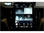 Volvo XC60 2.0 T8 AWD 335kW/456pk Aut8 Recharge Ultra Bright Executive LUCHTVERING + BOWERS&WILKINS + EL.TREKHAAK + PANORAMADAK + BLIS + HEAD-UP + PILOT ASSIST + STOELVERWARMING/-VENTILATIE/-MASSAGE + ADAPT.CRUISE + 360 CAMERA + STUURVERWARMING + 21" LM-VELGEN!