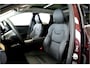 Volvo XC60 2.0 T8 AWD 335kW/456pk Aut8 Recharge Ultra Bright Executive LUCHTVERING + BOWERS&WILKINS + EL.TREKHAAK + PANORAMADAK + BLIS + HEAD-UP + PILOT ASSIST + STOELVERWARMING/-VENTILATIE/-MASSAGE + ADAPT.CRUISE + 360 CAMERA + STUURVERWARMING + 21" LM-VELGEN!