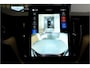 Volvo XC60 2.0 T8 AWD 335kW/456pk Aut8 Recharge Ultra Bright Executive LUCHTVERING + BOWERS&WILKINS + EL.TREKHAAK + PANORAMADAK + BLIS + HEAD-UP + PILOT ASSIST + STOELVERWARMING/-VENTILATIE/-MASSAGE + ADAPT.CRUISE + 360 CAMERA + STUURVERWARMING + 21" LM-VELGEN!