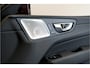 Volvo XC60 2.0 T8 AWD 335kW/456pk Aut8 Recharge Ultra Bright Executive LUCHTVERING + BOWERS&WILKINS + EL.TREKHAAK + PANORAMADAK + BLIS + HEAD-UP + PILOT ASSIST + STOELVERWARMING/-VENTILATIE/-MASSAGE + ADAPT.CRUISE + 360 CAMERA + STUURVERWARMING + 21" LM-VELGEN!