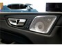 Volvo XC60 2.0 T8 AWD 335kW/456pk Aut8 Recharge Ultra Bright Executive LUCHTVERING + BOWERS&WILKINS + EL.TREKHAAK + PANORAMADAK + BLIS + HEAD-UP + PILOT ASSIST + STOELVERWARMING/-VENTILATIE/-MASSAGE + ADAPT.CRUISE + 360 CAMERA + STUURVERWARMING + 21" LM-VELGEN!