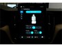 Volvo XC60 2.0 T8 AWD 335kW/456pk Aut8 Recharge Ultra Bright Executive LUCHTVERING + BOWERS&WILKINS + EL.TREKHAAK + PANORAMADAK + BLIS + HEAD-UP + PILOT ASSIST + STOELVERWARMING/-VENTILATIE/-MASSAGE + ADAPT.CRUISE + 360 CAMERA + STUURVERWARMING + 21" LM-VELGEN!