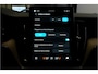Volvo XC60 2.0 T8 AWD 335kW/456pk Aut8 Recharge Ultra Bright Executive LUCHTVERING + BOWERS&WILKINS + EL.TREKHAAK + PANORAMADAK + BLIS + HEAD-UP + PILOT ASSIST + STOELVERWARMING/-VENTILATIE/-MASSAGE + ADAPT.CRUISE + 360 CAMERA + STUURVERWARMING + 21" LM-VELGEN!