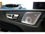 Volvo XC60 2.0 T8 AWD 335kW/456pk Aut8 Recharge Ultra Bright Executive LUCHTVERING + BOWERS&WILKINS + EL.TREKHAAK + PANORAMADAK + BLIS + HEAD-UP + PILOT ASSIST + STOELVERWARMING/-VENTILATIE/-MASSAGE + ADAPT.CRUISE + 360 CAMERA + STUURVERWARMING + 21" LM-VELGEN!