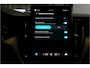 Volvo XC60 2.0 T8 AWD 335kW/456pk Aut8 Recharge Ultra Bright Executive LUCHTVERING + BOWERS&WILKINS + EL.TREKHAAK + PANORAMADAK + BLIS + HEAD-UP + PILOT ASSIST + STOELVERWARMING/-VENTILATIE/-MASSAGE + ADAPT.CRUISE + 360 CAMERA + STUURVERWARMING + 21" LM-VELGEN!