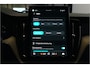 Volvo XC60 2.0 T8 AWD 335kW/456pk Aut8 Recharge Ultra Bright Executive LUCHTVERING + BOWERS&WILKINS + EL.TREKHAAK + PANORAMADAK + BLIS + HEAD-UP + PILOT ASSIST + STOELVERWARMING/-VENTILATIE/-MASSAGE + ADAPT.CRUISE + 360 CAMERA + STUURVERWARMING + 21" LM-VELGEN!