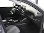 Peugeot e-208 EV Allure Pack 50 kWh 136PK | 1ste eigenaar | ACCU 99% | Camera | AppleCarPlay/AndroidAuto | Armsteun | LEER/Stof | LED | Climate Control | Cruise Control | AUTOMAAT | Parkeersensoren | Isofix | Privacy Glass |
