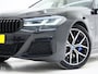 BMW 5-Serie Touring 530e M Sport Shadow Line | Panoramadak | Leder | LaserLED | HUD | Keyless | Sfeerlicht | Camera | Dodehoek