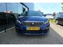 Peugeot 308 SW 1.2 PureTech Blue Lease Premium AUTOMAAT NAVI ALCANTARA DENON CAMERA CRUISE KEYLESS 18 INCH TREKHAAK RIJKLAARPRIJS!
