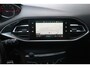 Peugeot 308 SW 1.2 PureTech Blue Lease Premium AUTOMAAT NAVI ALCANTARA DENON CAMERA CRUISE KEYLESS 18 INCH TREKHAAK RIJKLAARPRIJS!