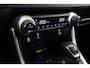 Toyota RAV4 2.5 Hybrid Bi-Tone | Navigatie | Leder | 360 camera | Digitale binnenspiegel | Dodehoek detectie | Stoelverwarming | JBL | Apple Carplay / Android Auto | 19 inch