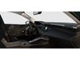 Peugeot e-308 Business | Elektrische parkeerrem | Extra getinte achterste zijruiten en achterruit | ISOFIX-bevestigingspunten voor drie kinderzitjes. Op de passagiersstoel en de buitenste zitplaatsen van de achterbank