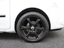 Renault Clio Estate 1.2 TCE Expression Airco, Elektrisch glazen schuif-/kanteldak, Buitenspiegels elektrisch verstel- en verwarmbaar, Dakrails, Navigatiesysteem uitneembaar Ruime en praktische gezinsauto met veel bagageruimte en comfortabele rijeigenschappen. Zuinige benzinemotor, ideaal voor dagelijks gebruik, vakantie of het hele gezin.