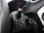 Renault Clio Estate 1.2 TCE Expression Airco, Elektrisch glazen schuif-/kanteldak, Buitenspiegels elektrisch verstel- en verwarmbaar, Dakrails, Navigatiesysteem uitneembaar Ruime en praktische gezinsauto met veel bagageruimte en comfortabele rijeigenschappen. Zuinige benzinemotor, ideaal voor dagelijks gebruik, vakantie of het hele gezin.