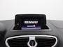 Renault Clio Estate 1.2 TCE Expression Airco, Elektrisch glazen schuif-/kanteldak, Buitenspiegels elektrisch verstel- en verwarmbaar, Dakrails, Navigatiesysteem uitneembaar Ruime en praktische gezinsauto met veel bagageruimte en comfortabele rijeigenschappen. Zuinige benzinemotor, ideaal voor dagelijks gebruik, vakantie of het hele gezin.