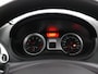 Renault Clio Estate 1.2 TCE Expression Airco, Elektrisch glazen schuif-/kanteldak, Buitenspiegels elektrisch verstel- en verwarmbaar, Dakrails, Navigatiesysteem uitneembaar Ruime en praktische gezinsauto met veel bagageruimte en comfortabele rijeigenschappen. Zuinige benzinemotor, ideaal voor dagelijks gebruik, vakantie of het hele gezin.