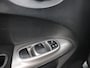 Nissan Juke 1.2 DIG-T S/S N-Connecta Achteruitrijcamera, Bluetooth, Cruise control, Keyless entry, Lederen bekleding, Buitenspiegels elektrisch verstel- en verwarmbaar Stap in deze Nissan Juke 1.2 DIG-T S/S N-Connecta en ervaar de perfecte combinatie van stijl, comfort en rijplezier. Het ruime interieur biedt volop plaats voor zowel bestuurder als passagier