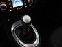 Nissan Juke 1.2 DIG-T S/S N-Connecta Achteruitrijcamera, Bluetooth, Cruise control, Keyless entry, Lederen bekleding, Buitenspiegels elektrisch verstel- en verwarmbaar Stap in deze Nissan Juke 1.2 DIG-T S/S N-Connecta en ervaar de perfecte combinatie van stijl, comfort en rijplezier. Het ruime interieur biedt volop plaats voor zowel bestuurder als passagier