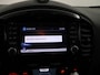 Nissan Juke 1.2 DIG-T S/S N-Connecta Achteruitrijcamera, Bluetooth, Cruise control, Keyless entry, Lederen bekleding, Buitenspiegels elektrisch verstel- en verwarmbaar Stap in deze Nissan Juke 1.2 DIG-T S/S N-Connecta en ervaar de perfecte combinatie van stijl, comfort en rijplezier. Het ruime interieur biedt volop plaats voor zowel bestuurder als passagier