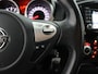 Nissan Juke 1.2 DIG-T S/S N-Connecta Achteruitrijcamera, Bluetooth, Cruise control, Keyless entry, Lederen bekleding, Buitenspiegels elektrisch verstel- en verwarmbaar Stap in deze Nissan Juke 1.2 DIG-T S/S N-Connecta en ervaar de perfecte combinatie van stijl, comfort en rijplezier. Het ruime interieur biedt volop plaats voor zowel bestuurder als passagier
