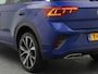 Volkswagen T-Roc R-Line 1.5 TSI 150 PK Automaat | LED Matrix IQ | Panoramadak | Stoelverwarming | Side Assist | Achteruitrijcamera |  Beats Audio | Trekhaak | Nederlandse Auto | Dealer Onderhouden |
