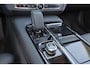 Volvo V90 T6 Recharge AWD Plus Dark - Panorama/schuifdak - IntelliSafe Assist & Surround - 360º Camera - Harman/Kardon audio - Verwarmde voorstoelen, stuur & achterbank - Parkeersensoren voor & achter - Elektr. bedienb. voorstoelen met geheugen - Head up display - Extra getint glas - 19' LMV