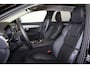 Volvo V90 T6 Recharge AWD Plus Dark - Panorama/schuifdak - IntelliSafe Assist & Surround - 360º Camera - Harman/Kardon audio - Verwarmde voorstoelen, stuur & achterbank - Parkeersensoren voor & achter - Elektr. bedienb. voorstoelen met geheugen - Head up display - Extra getint glas - 19' LMV