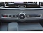 Volvo V90 T6 Recharge AWD Plus Dark - Panorama/schuifdak - IntelliSafe Assist & Surround - 360º Camera - Harman/Kardon audio - Verwarmde voorstoelen, stuur & achterbank - Parkeersensoren voor & achter - Elektr. bedienb. voorstoelen met geheugen - Head up display - Extra getint glas - 19' LMV