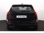Volvo XC60 T8 Recharge AWD Plus Black Edition - IntelliSafe Assist & Surround - 360º Camera - Harman/Kardon audio - Adaptieve LED koplampen - Verwarmde voorstoelen, stuur & achterbank - Parkeersensoren voor & achter - Elektr. bedienb. voorstoelen met geheugen - Draadloze tel. lader - Extra getint glas - 21' LMV