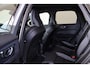 Volvo XC60 T8 Recharge AWD Plus Black Edition - IntelliSafe Assist & Surround - 360º Camera - Harman/Kardon audio - Adaptieve LED koplampen - Verwarmde voorstoelen, stuur & achterbank - Parkeersensoren voor & achter - Elektr. bedienb. voorstoelen met geheugen - Draadloze tel. lader - Extra getint glas - 21' LMV