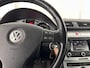 Volkswagen Passat 2.0 FSI Highline Aut. *NAVI-FULLMAP | LEATHER-ALCANTARA | SPORT-SEATS | ECC | HEATED-SEATS | PDC | CRUISE*