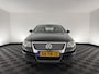 Volkswagen Passat 2.0 FSI Highline Aut. *NAVI-FULLMAP | LEATHER-ALCANTARA | SPORT-SEATS | ECC | HEATED-SEATS | PDC | CRUISE*