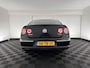 Volkswagen Passat 2.0 FSI Highline Aut. *NAVI-FULLMAP | LEATHER-ALCANTARA | SPORT-SEATS | ECC | HEATED-SEATS | PDC | CRUISE*
